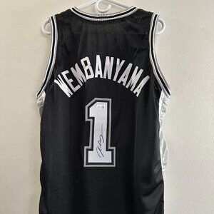 VICTOR WEMBANYAMA SIGNED SAN ANTONIO SPURS AUTOGRAPHED CUSTOM JERSEY W/COA XL897